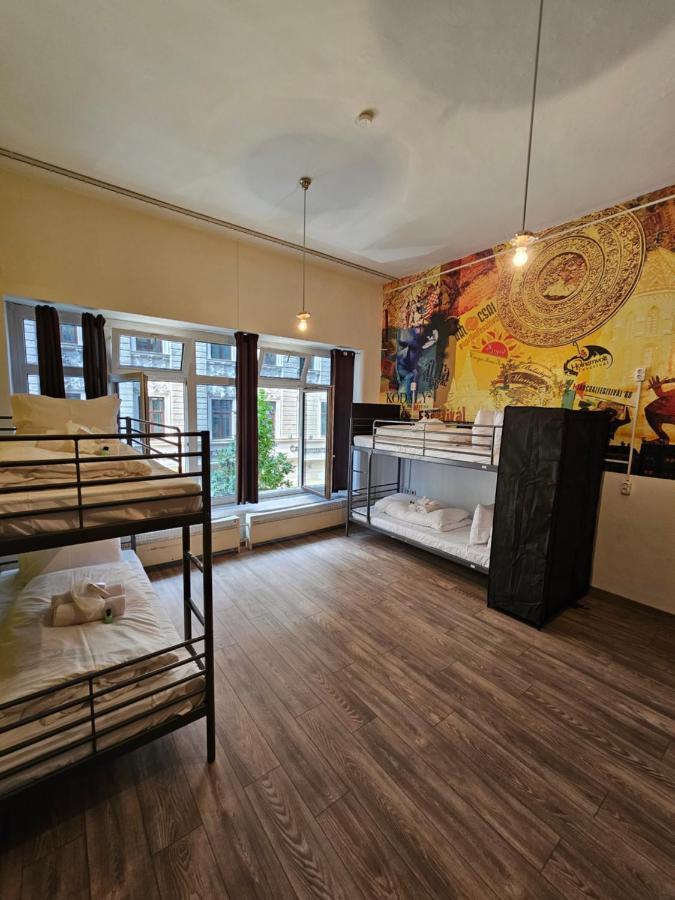 Central Beds Budapesta Exterior foto